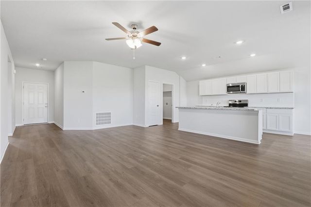 20262 W 195th Street, Spring Hill, KS 66083