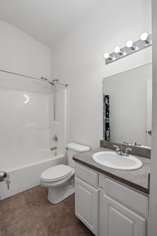 6751 Maplelawn Drive, Ypsilanti, MI 48197