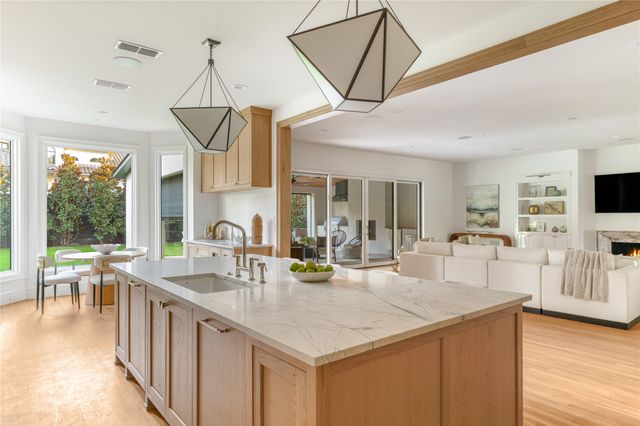 6810 Mimosa Lane, Dallas, TX 75230