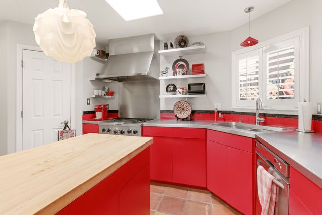 747 Manhattan, Santa Fe, NM 87501