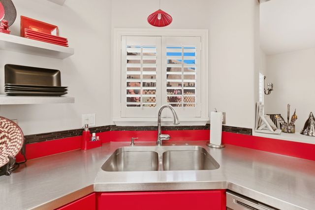 747 Manhattan, Santa Fe, NM 87501