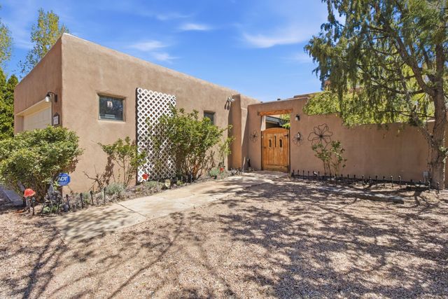 747 Manhattan, Santa Fe, NM 87501