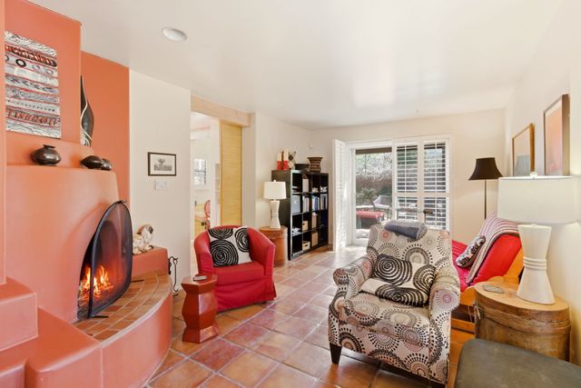 747 Manhattan, Santa Fe, NM 87501