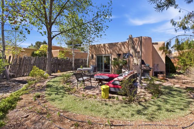 747 Manhattan, Santa Fe, NM 87501