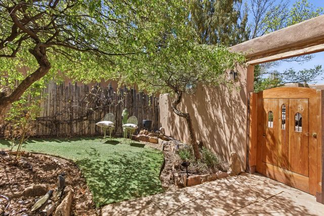 747 Manhattan, Santa Fe, NM 87501
