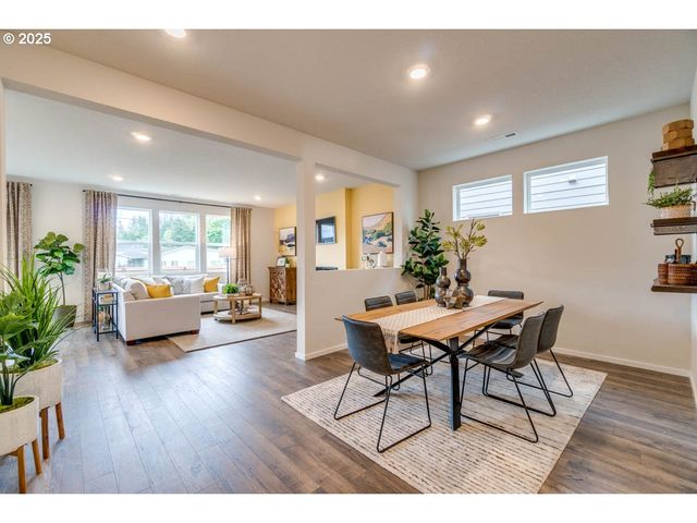 4952 Elvis Ave Ne, Salem, OR 97301