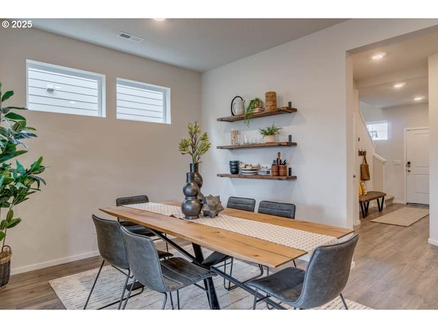 4952 Elvis Ave Ne, Salem, OR 97301
