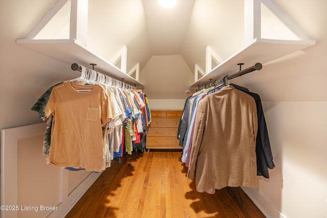 601 E Oak St, Louisville, KY 40203