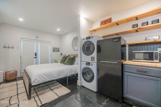 601 E Oak St, Louisville, KY 40203