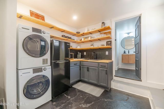 601 E Oak St, Louisville, KY 40203