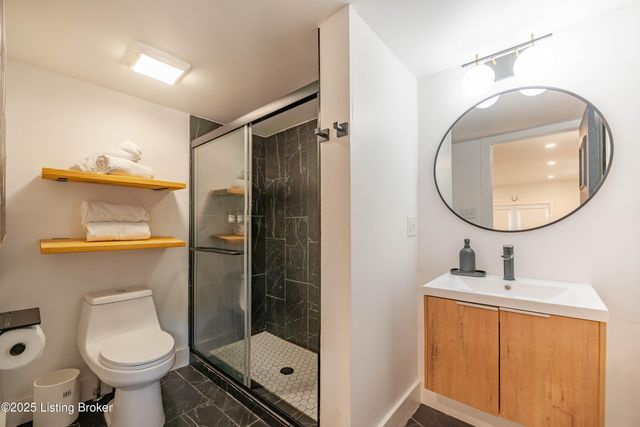 601 E Oak St, Louisville, KY 40203