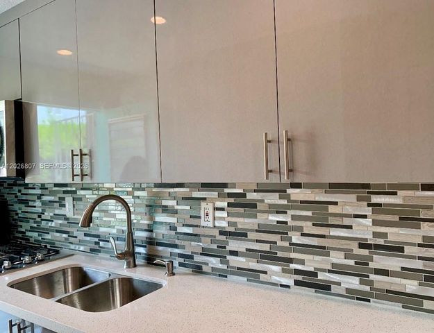 6498 Collins Avenue 41, Miami Beach, FL 33141