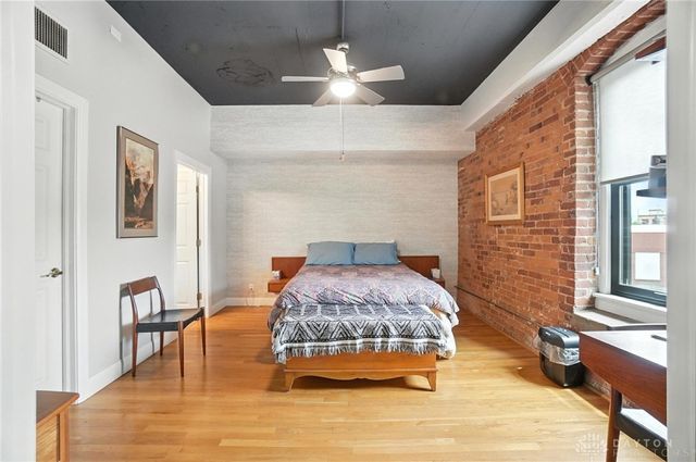18 S Saint Clair Street 201, Dayton, OH 45402