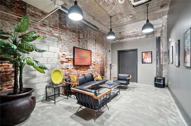 18 S Saint Clair Street 201, Dayton, OH 45402