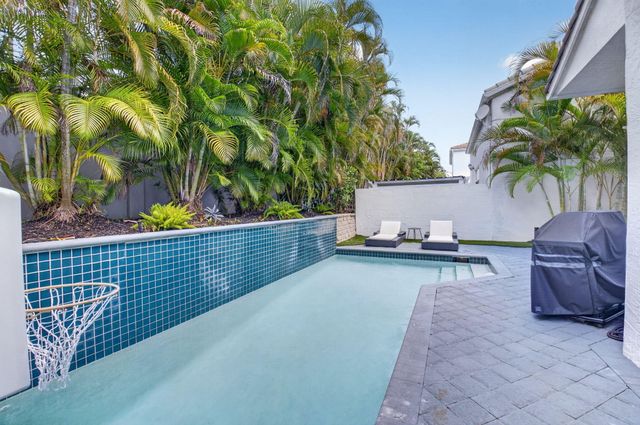 6439 NW 43RD Terrace, Boca Raton, FL 33496