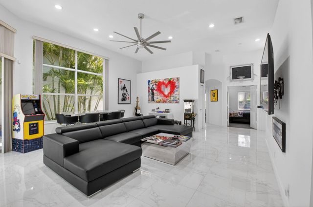 6439 NW 43RD Terrace, Boca Raton, FL 33496