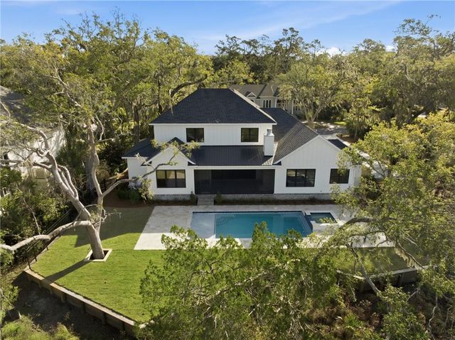 943 Champney Street, St. Simons Island, GA 31522