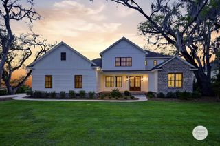 943 Champney Street, St. Simons Island, GA 31522