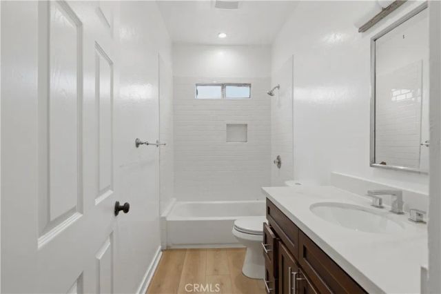 2911 S Palm Grove Avenue, Los Angeles, CA 90016