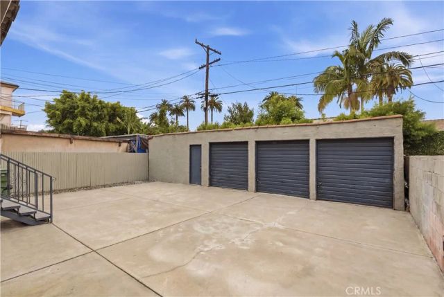 2911 S Palm Grove Avenue, Los Angeles, CA 90016