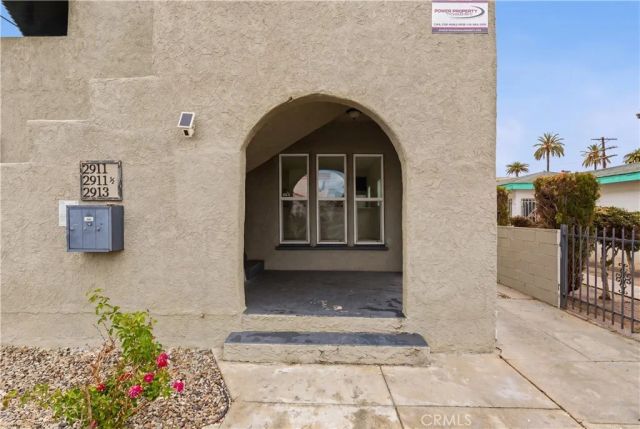 2911 S Palm Grove Avenue, Los Angeles, CA 90016