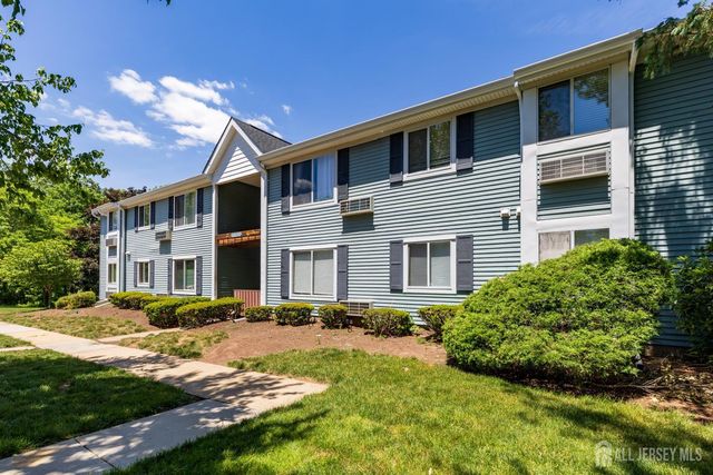 18 Steeplechase Court, Franklin Twsp, NJ 08873