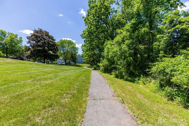 18 Steeplechase Court, Franklin Twsp, NJ 08873