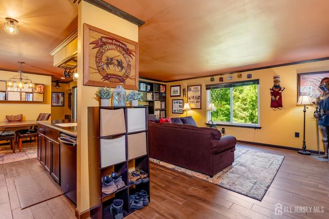 18 Steeplechase Court, Franklin Twsp, NJ 08873