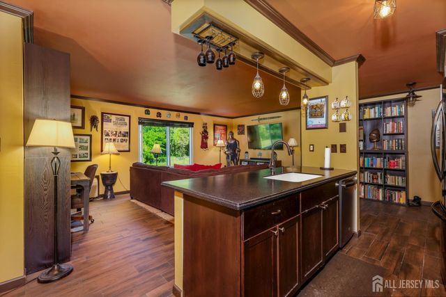 18 Steeplechase Court, Franklin Twsp, NJ 08873
