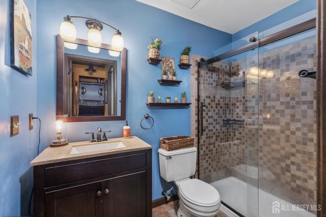 18 Steeplechase Court, Franklin Twsp, NJ 08873