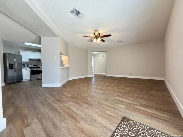 15802 Tampke Pl, San Antonio, TX 78247