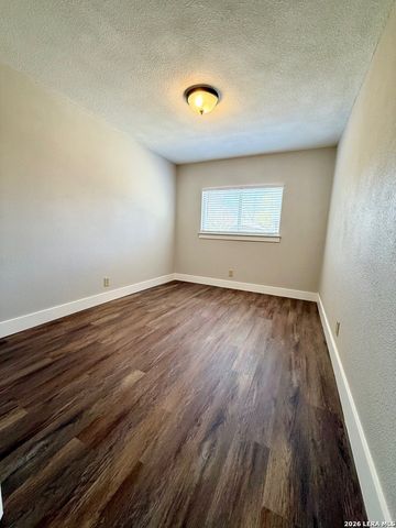 15802 Tampke Pl, San Antonio, TX 78247