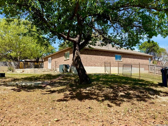 15802 Tampke Pl, San Antonio, TX 78247