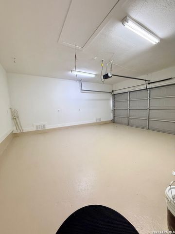 15802 Tampke Pl, San Antonio, TX 78247