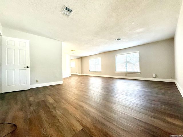 15802 Tampke Pl, San Antonio, TX 78247