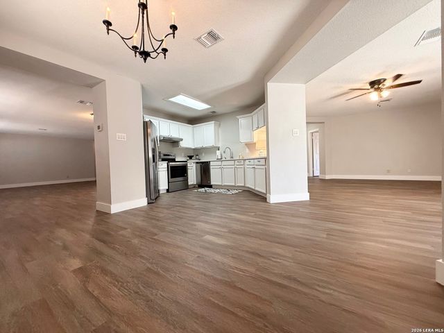 15802 Tampke Pl, San Antonio, TX 78247