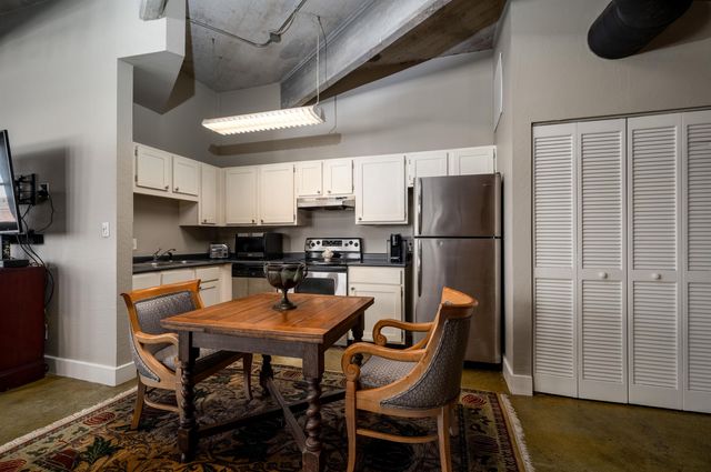 408 S Front St Apt 412, Memphis, TN 38103