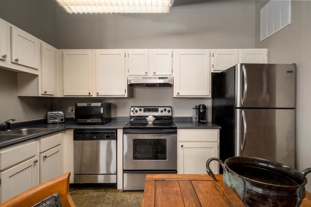 408 S Front St Apt 412, Memphis, TN 38103