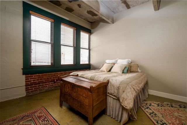 408 S Front St Apt 412, Memphis, TN 38103