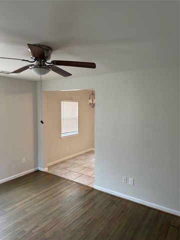 1545 Briarcliff Road, Dallas, TX 75235