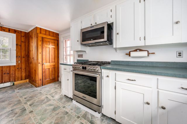 64 Pitcher's Way, Hyannis, MA 02601