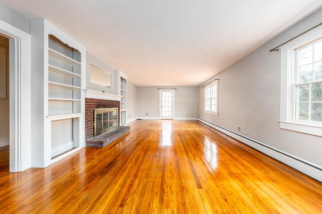 64 Pitcher's Way, Hyannis, MA 02601