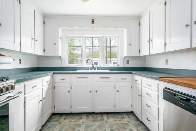 64 Pitcher's Way, Hyannis, MA 02601