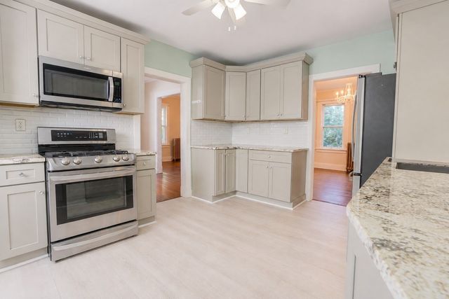 21 Oak Street, Plymouth, MA 02360