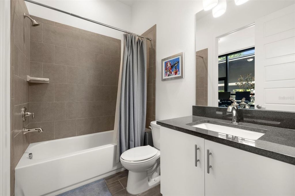 Image 14 of property listing at 4118 GAUGE LINE LOOP, Tampa, FL 33624