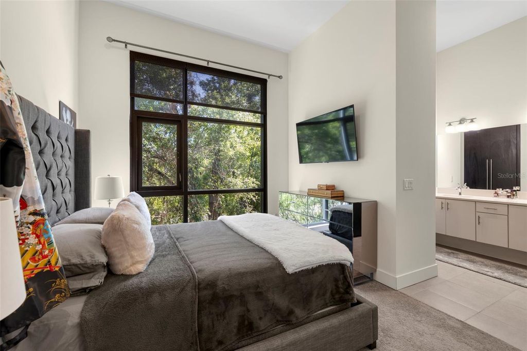 Image 18 of property listing at 4118 GAUGE LINE LOOP, Tampa, FL 33624