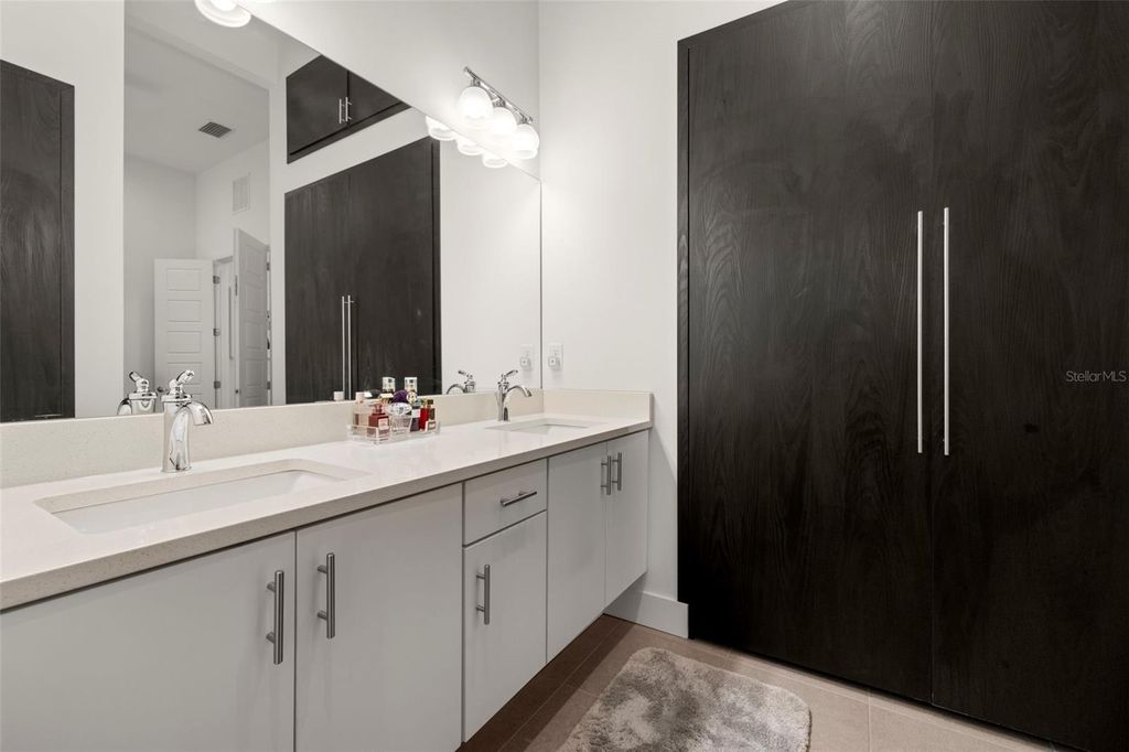 Image 20 of property listing at 4118 GAUGE LINE LOOP, Tampa, FL 33624