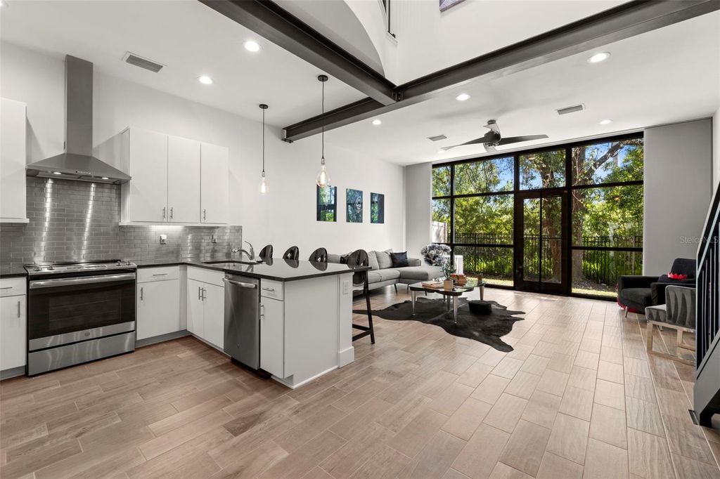 Image 3 of property listing at 4118 GAUGE LINE LOOP, Tampa, FL 33624