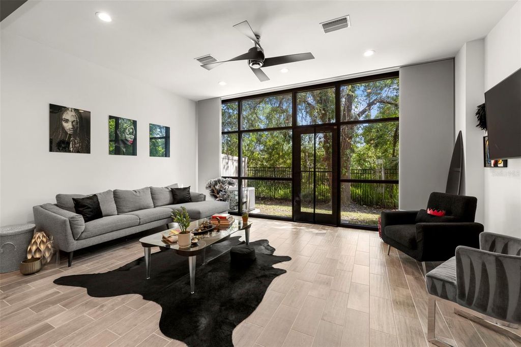 Image 4 of property listing at 4118 GAUGE LINE LOOP, Tampa, FL 33624