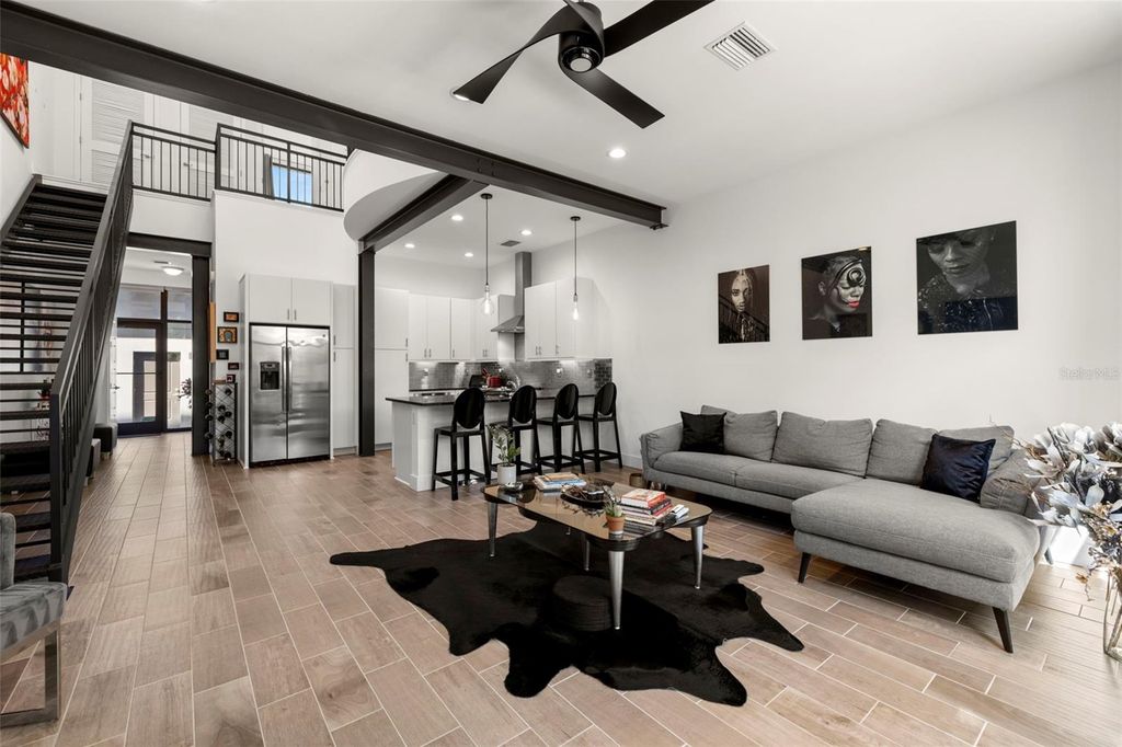 Image 5 of property listing at 4118 GAUGE LINE LOOP, Tampa, FL 33624